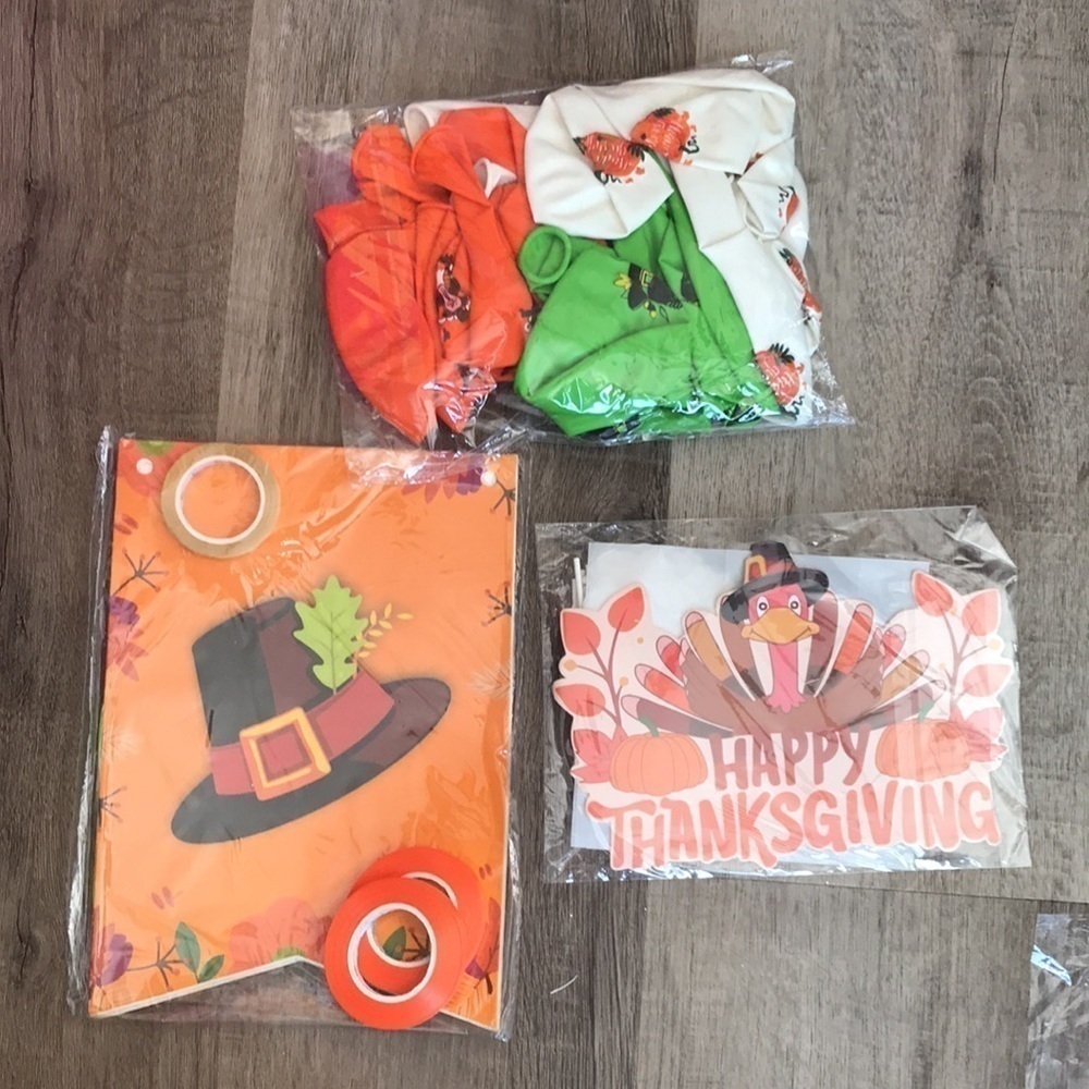 4/$25 Thanksgiving decorations for party